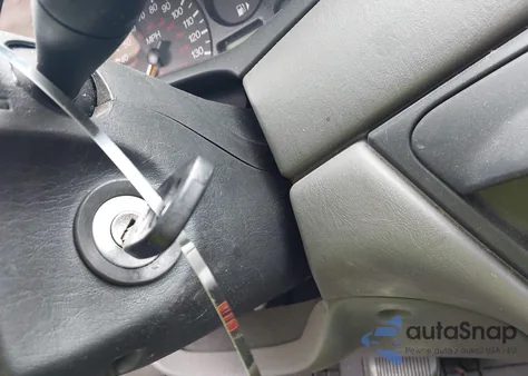 2002 Ford Focus Lx из США, поврежденный, VIN 1FAFP33P42W350981